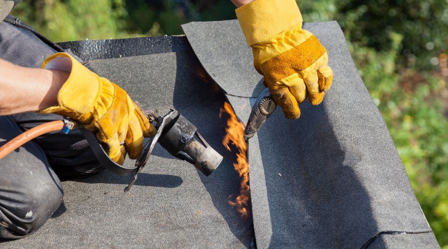 Expert Emergency Roof Repairs services in Smithshire, IL